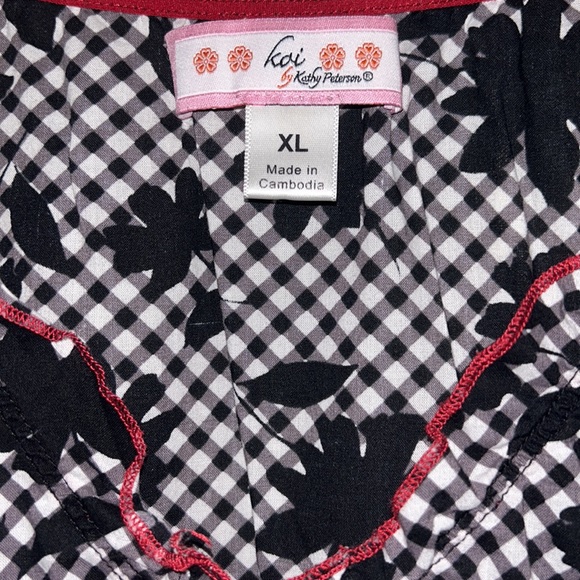 Koi XL Limited Edition Scrub Top - Picture 8 of 10